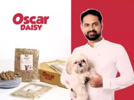 Oscar Daisy: Dog eagerly eating from a bowl of fresh pet food